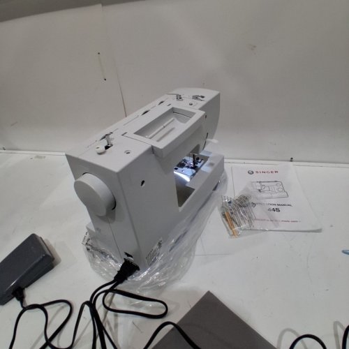 SINGER 4423 HEAVY DUTY SEWING MACHINE (MODEL: 4423) image 4