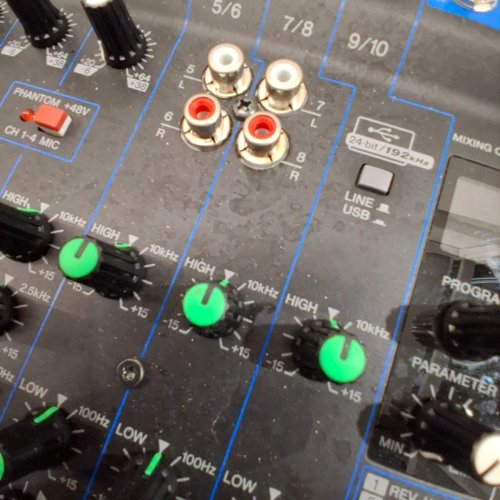 YAMAHA MG10XU 10-CHANNEL ANALOG MIXER - BLACK/BLUE - (MODEL: MG10XU //IN YEM) image 4
