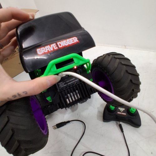 SPINMASTER MONSTER JAM 1:10 GRAVE DIGGER MONSTER TRUCK- GREEN\PURPLE image 2