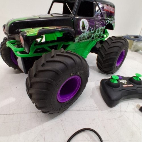 SPINMASTER MONSTER JAM 1:10 GRAVE DIGGER MONSTER TRUCK- GREEN\PURPLE image 4