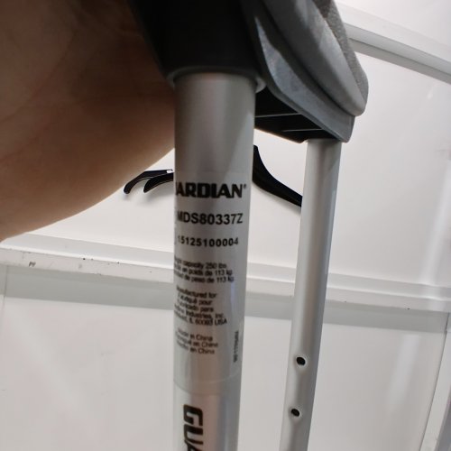 KIDS MEDLINE GUARDIAN ADJUTABLE CRUTCHES - 4FT 6”–5FT 2” TALL - ALUMINIUM - (MODEL:MDS80337Z) image 2