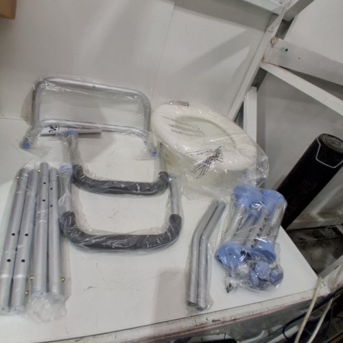 VEVOR RAISED ADJUSTABLE TOILET SEAT WITH ARMS - 300LBS - SILVER/BLUE (MODEL:XZY401) image 2