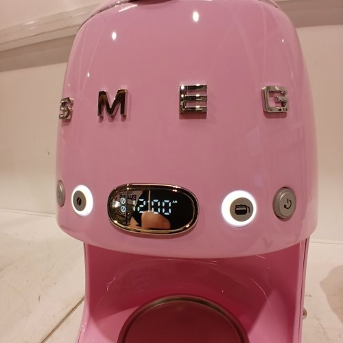 SMEG RETRO-STYLE DRIP-FILTER COFFEE MACHINE - 10 CUP CAPACITY - PINK (MODEL: DCF02PKUS) image 2