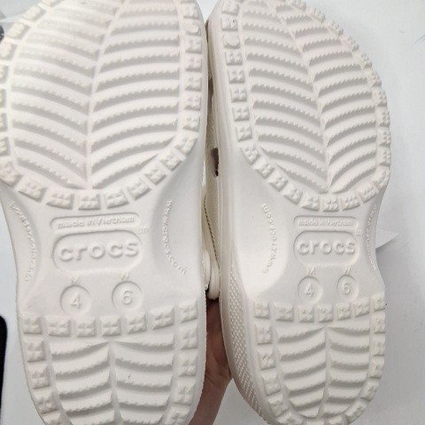 UNISEX CROCS CLASSIC CLOGS - MEN'S: 4, WOMEN'S: 6 - WHITE (STYLE:10001-100) image 3