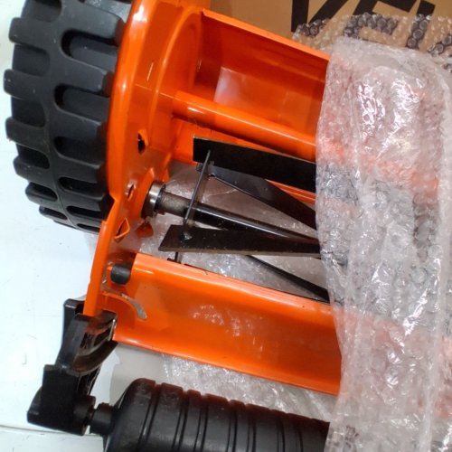 PUSH REEL LAWN MOWER WITH GRASS CATCHER BAG - 14" - ORANGE/BLACK (MODEL: HS-GT1601B) image 3