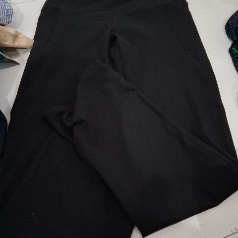 WOMEN'S REEBOK LEGGINGS - MEDIUM - BLACK image 2