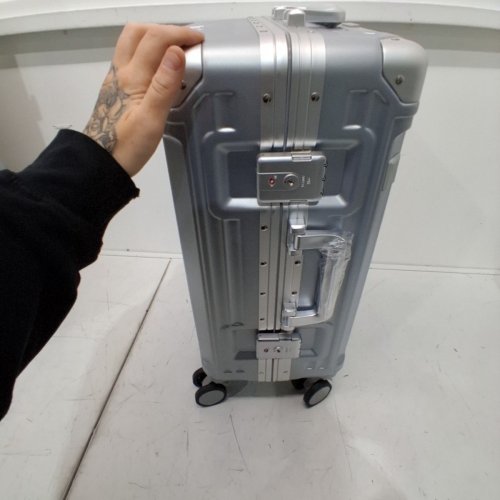2PC KRUTE ZIPPERLESS CHECKED ALUMINUM FRAME PC HARDSHELL LUGGAGE SUITCASE SET WITH USB PORT & TSA LOCK - 20"/28" - SILVER (MODEL:KT8888-U/KT8888-PC) image 9