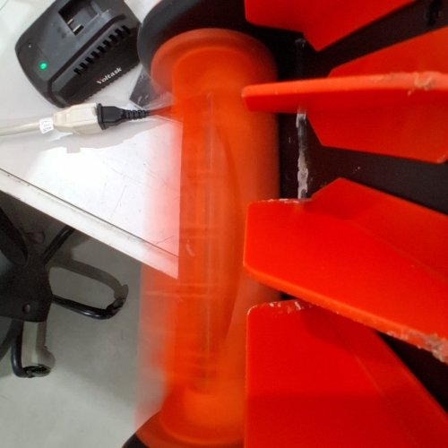 VOLTASK CORDLESS ELECTRIC SNOW SHOVEL WITH BATTERY & CHARGER - 12" PATH - 20V - BLACK/ORANGE (MODEL: SS-20B) image 4