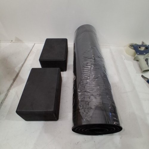 3PC SIGNATURE FITNESS HIGH DENSITY ANTI-TEAR EXERCISE YOGA MAT WITH BLOCKS - 63"- 23" - BLACK ( MODEL: BFGYB-BLK ) image 2