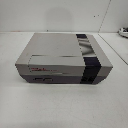 NINTENDO ENTERTAINMENT SYSTEM (NES) - ORIGINAL MODEL (MODEL: NES-001) image 6