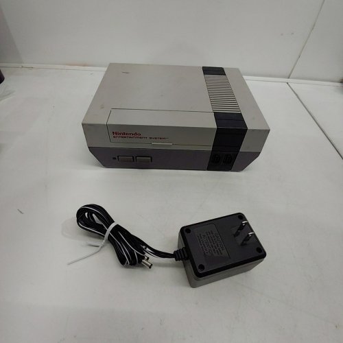 NINTENDO ENTERTAINMENT SYSTEM (NES) - ORIGINAL MODEL (MODEL: NES-001) image 7