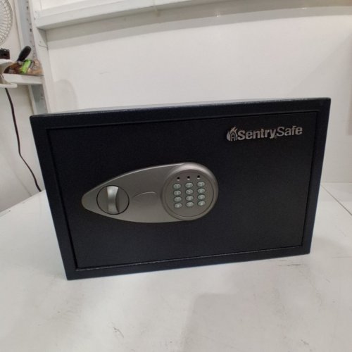 SENTRYSAFE HEAVY-DUTY SECURITY SAFE WITH DIGITAL PAD, 1.18 CUBIC FEET - BLACK (MODEL: X125) image 3