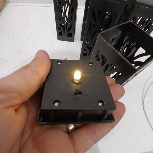 6PK DECORATIVE SOLAR PATHWAY LIGHTS - BLACK image 3
