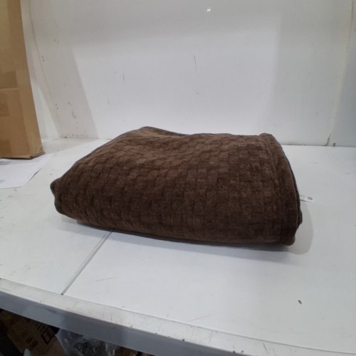 FUZZY THROW BLANKET - 57.5" X 67.5" - BROWN (MODEL: 1901562) image 3