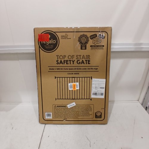 REGALO EXTRA WIDE 2-IN-1 TOP OF STAIRWAY AND HALLWAY SAFETY GATE WITH MOUNTING KIT - WHITE (MODEL: 1250 DS) image 3
