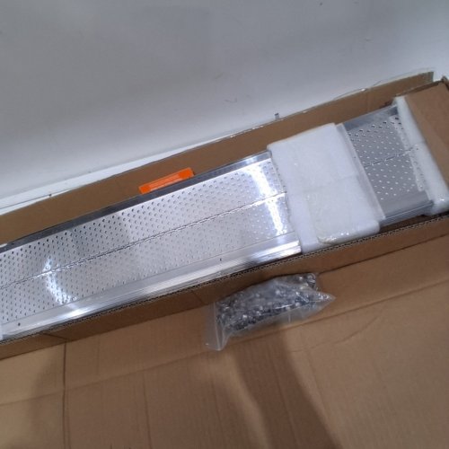 52PC VEVOR ALUMINUM LEAF FILTER GUTTER GUARD - 5" X 48" (MODEL: 5IN-52) image 3