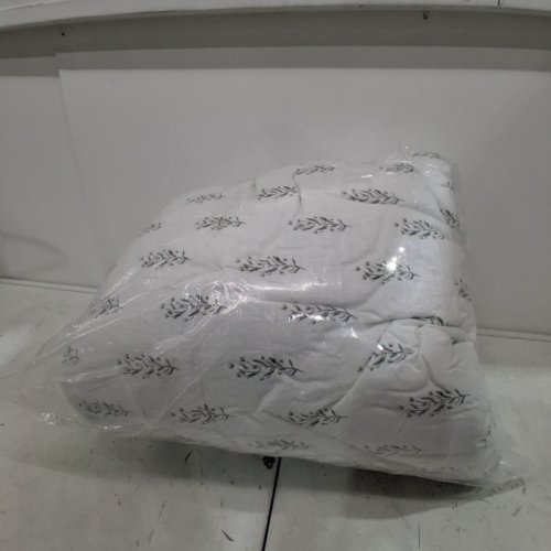 THRESHOLD FLORAL DUVET COVER - FULL/QUEEN - WHITE AND GREEN image 3
