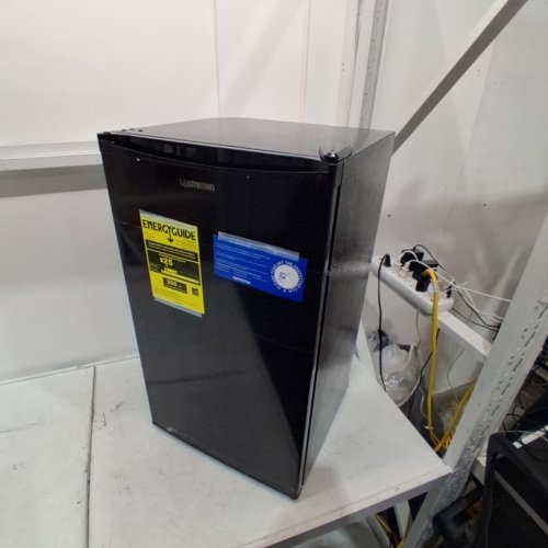 UPSTREMAN SINGLE DOOR MINI FRIDGE WITH FREEZER AND MINI ICE TRAY - 3.2 CU. FT. - BLACK (MODEL: BR321) image 6
