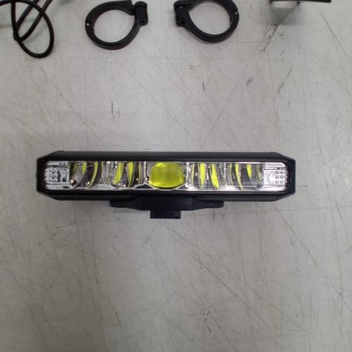 SUPER BRIGHT LED BIKE LIGHTS FOR NIGHT RIDING - 2600LM - 8000MAH - BLACK (MODEL: M239) image 4