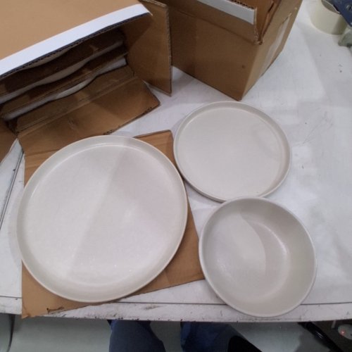 12PC RICHMOUNT MILKYWAY SERIES DINNERWARE PLATES AND BOWL SET FOR 4 - WHITE (MODEL: 0-MI0324) image 3