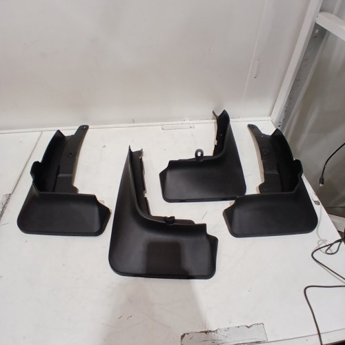 4PC A-PREMIUM MUD FLAPS - FITS BMW X7 (UNKNOWN YEARS) - BLACK image 3