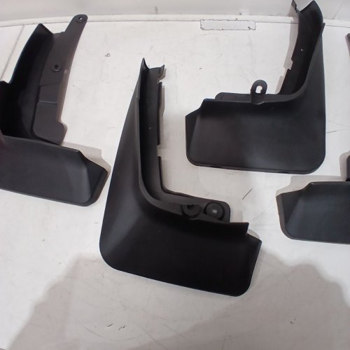 4PC A-PREMIUM MUD FLAPS - FITS BMW X7 (UNKNOWN YEARS) - BLACK image 4
