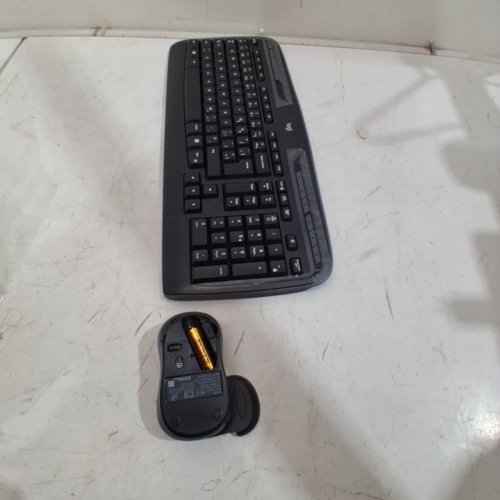 2PC LOGITECH MK320 *FRENCH CANADIAN LAYOUT* WIRELESS DESKTOP KEYBOARD AND MOUSE COMBO - BLACK (MODEL: Y-R0067) image 5