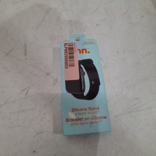 ONN. PREMIUM SILICONE BAND FOR APPLE WATCH - 42-49MM - BLACK image 2