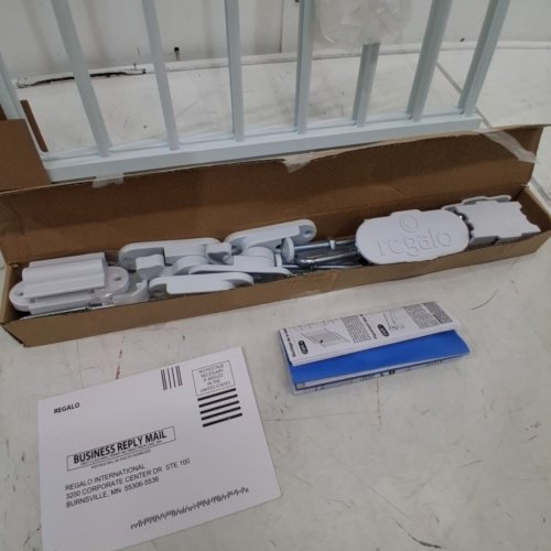 REGALO EXTRA WIDE 2-IN-1 TOP OF STAIRWAY & HALLWAY SAFETY GATE WITH MOUNTING KIT - 24"-40.5" X 28.75" - WHITE (MODEL : 1250DS) image 2