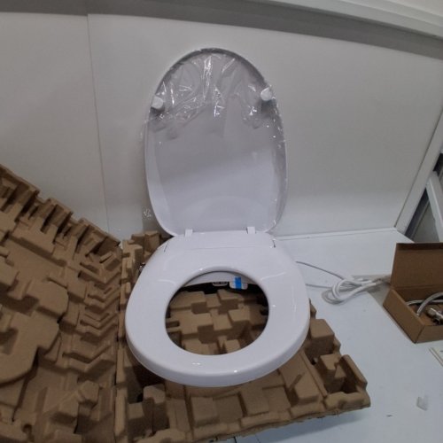 BRONDELL ELECTRONIC BIDET TOILET SEAT - 120 V, 1260W - WHITE (MODEL: CL250-EW) image 3