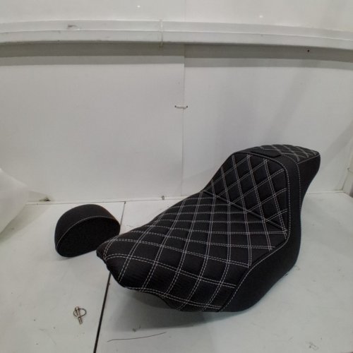 HCMOTORKU TWO-UP SEAT WITH DRIVER BACKREST - FIT HARLEY TOURING 2009-2023 - BLACK/WHITE STITCHING image 3