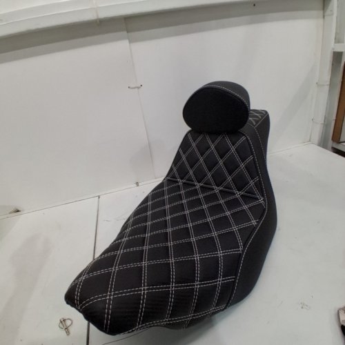 HCMOTORKU TWO-UP SEAT WITH DRIVER BACKREST - FIT HARLEY TOURING 2009-2023 - BLACK/WHITE STITCHING image 4
