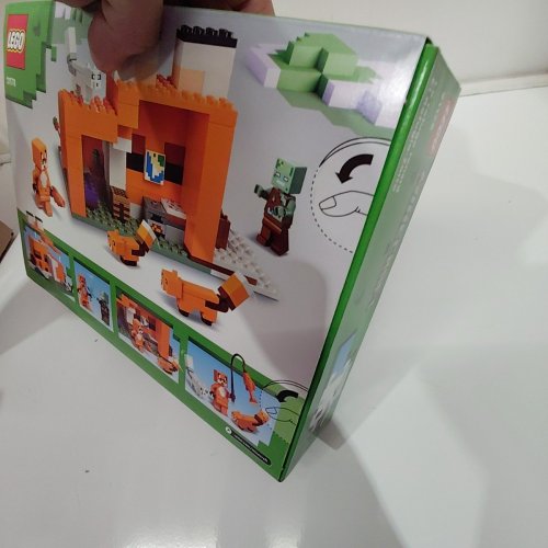 193PC LEGO MINECRAFT THE FOX LODGE BUILDING KIT (MODEL: 21178) image 4
