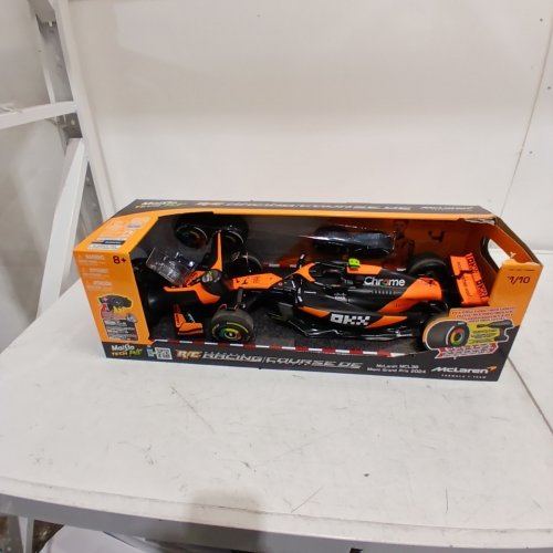 MAISTO TECH FORMULA 1 ONE LANDO NORRIS MACLAREN RC CAR - 1:10 SCALE - BLACK/ORANGE (MODEL: 1739888) image 7