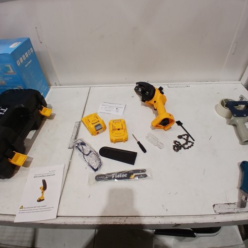 TIETOC 6" CORDLESS MINI HANDHELD CHAINSAW SUPER WITH 2X 21V BATTERIES & CARRIER CASE - YELLOW image 3