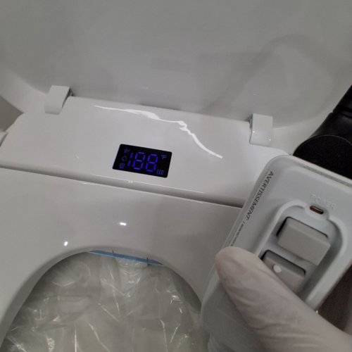 LXLU BIDET TOILET SEAT WITH SLOW CLOSE LID, HEAT, AND REMOTE - OVAL - WHITE (MODEL: RF001) image 2