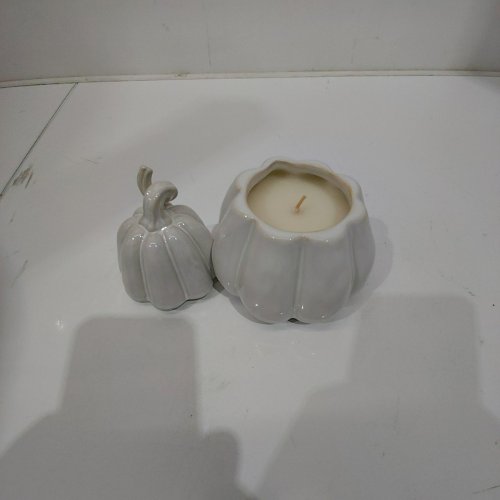 POTTERY BARN SCENTED PUMPKIN CANDLE WITH LID - PUMPKIN PIE - IVORY image 2