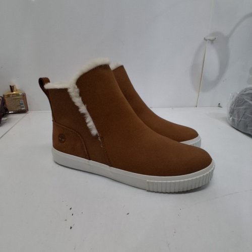 WOMEN'S TIMBERLAND FUR-LINED ANKLE BOOTS - US 8 - BROWN image 3