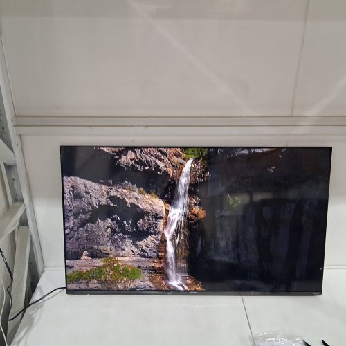 PHILIPS 4K UHD QLED ROKU SMART TV - 50" (MODEL: 50PQL7676) image 8