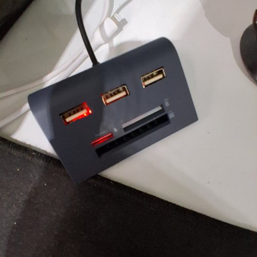 VIVITAR MULTI-PORT USB HUB - BLACK image 2