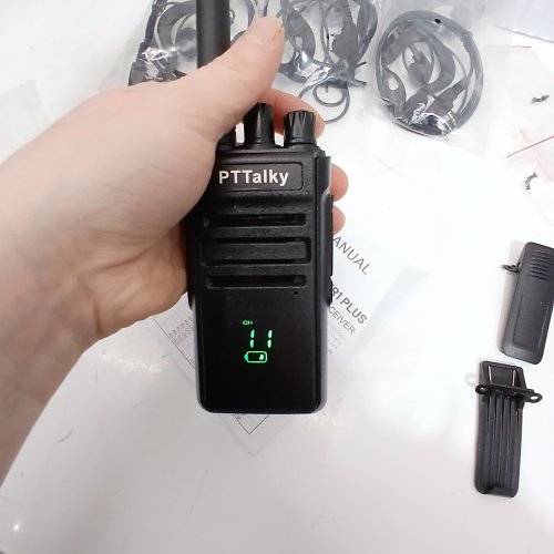 6PK PTTALKY FR1 PLUS 2 WAY USB-C RECHARGEABLE WALKIE TALKIES - BLACK/ORANGE image 2