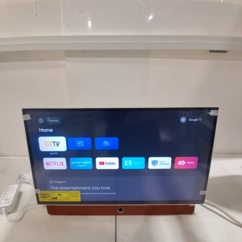 SKYWORTH 24" PORTABLE SMART GOOGLE TV WITH IN-BUILT BATTERY, DOLBY AUDIO, PROTECTIVE CASE - 1080P HD - 24" - WHITE/BROWN (MODEL: 24P150) image 6