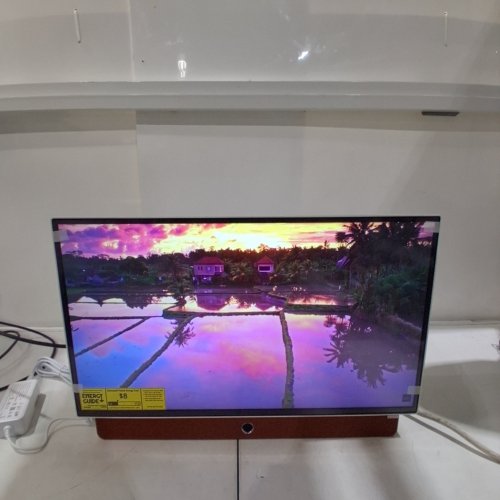 SKYWORTH 24" PORTABLE SMART GOOGLE TV WITH IN-BUILT BATTERY, DOLBY AUDIO, PROTECTIVE CASE - 1080P HD - 24" - WHITE/BROWN (MODEL: 24P150) image 9