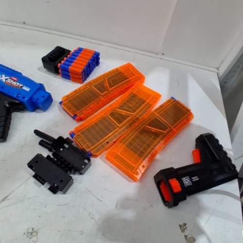 ZURU XSHOT MOTORIZED CLIP MANIA BLASTER WITH MULTI CHARGERS - BLUE AND ORANGE (STYLE: INSANITY) image 3