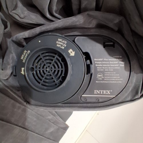 INTEX DURA-BEAM SERIES DELUXE COMFORT PLUSHFIBER-TECH INFLATABLE AIR MATTRESS WITH INTERNAL ELECTRIC PUMP - 18" - QUEEN - GREY (MODEL: AP619D/64413ED) image 3
