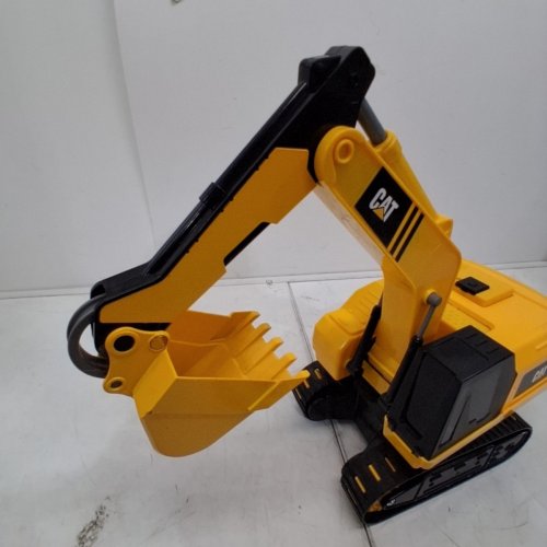 CAT MASSIVE MOVER REMOTE CONTROL RC STEEL EXCAVATOR - BLACK/YELLOW (MODEL: 1851476) image 4