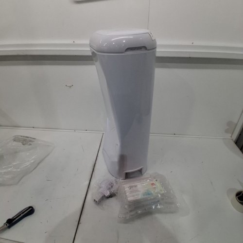 DIAPER GENIE SIGNATURE PLATINUM DIAPER PAIL WITH 18 BAGS REFILL ROLL - 27" - WHITE (MODEL: I000808) image 2