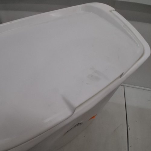 RUBBERMAID SWING TOP LID GARBAGE CAN - 13GAL - WHITE image 3