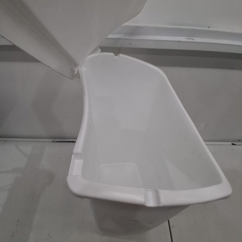 RUBBERMAID SWING TOP LID GARBAGE CAN - 13GAL - WHITE image 4