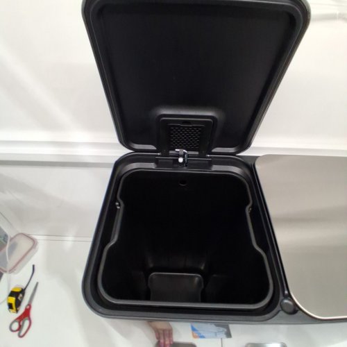 GARVEE DUAL COMPARTMENT STEP PEDDAL SOFT-CLOSE LID TRASH CAN - 32L (16L + 16L) - STAINLESS STEEL /BLACK (MODEL: PHK_33UVXAS9) image 3